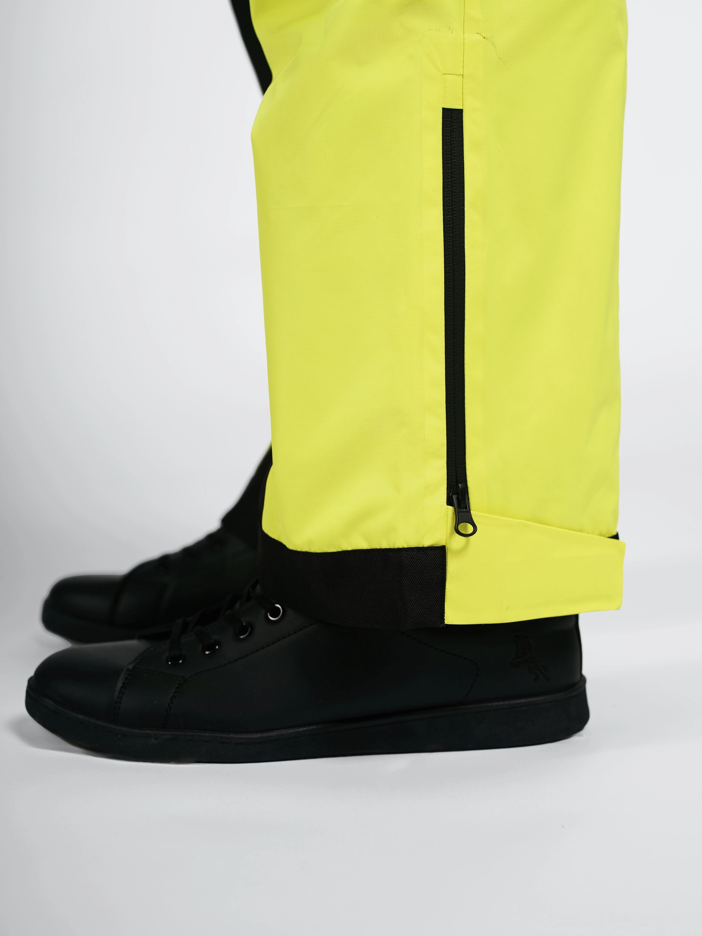 Горнолыжный комбинезон