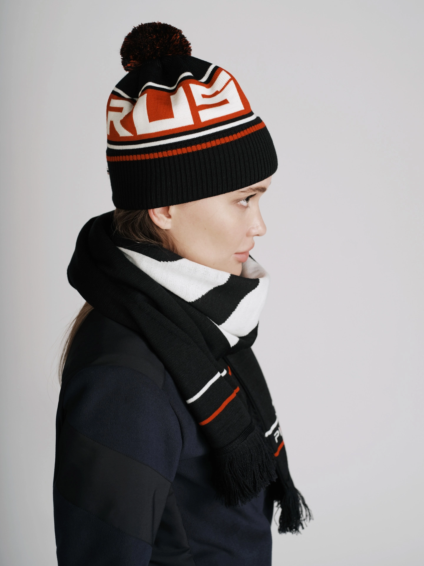 Шапка зимняя с помпоном