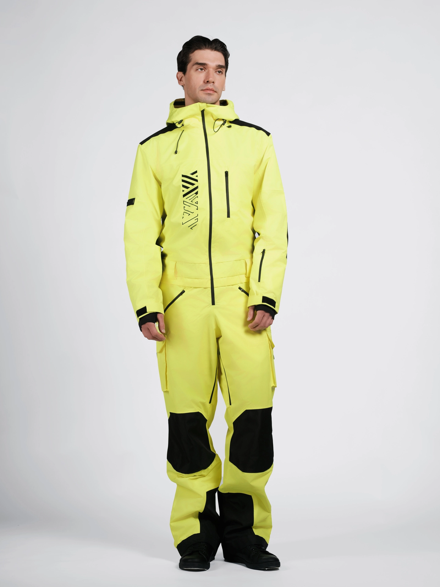 Горнолыжный комбинезон