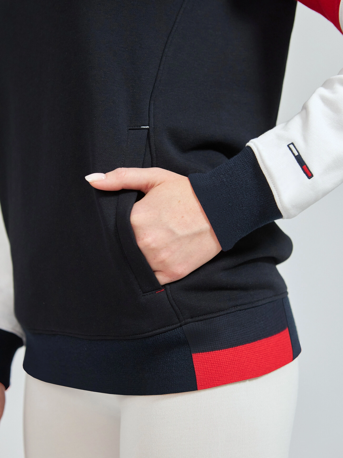 Свитшот с карманами