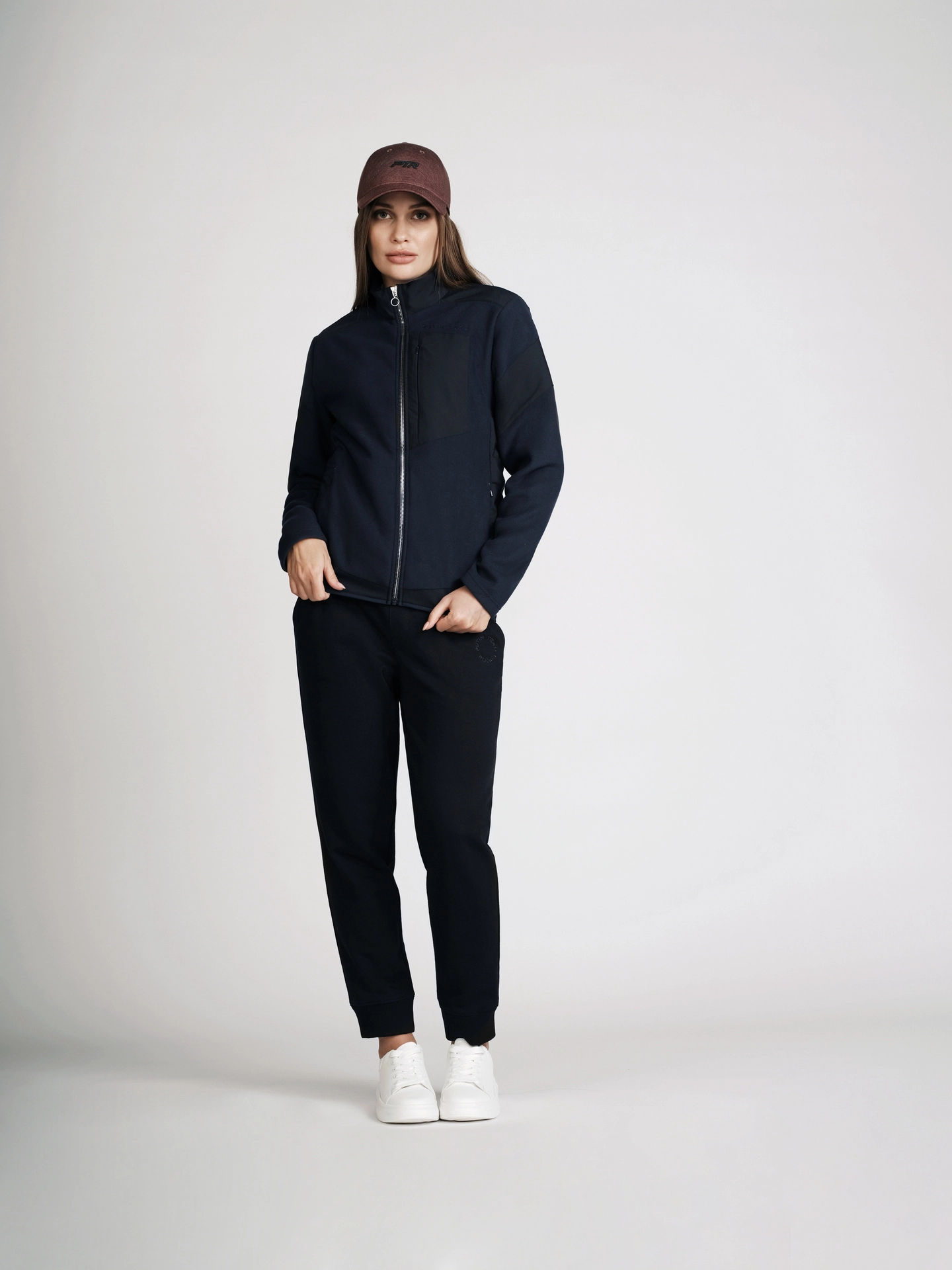 Толстовка с воротником-стойкой