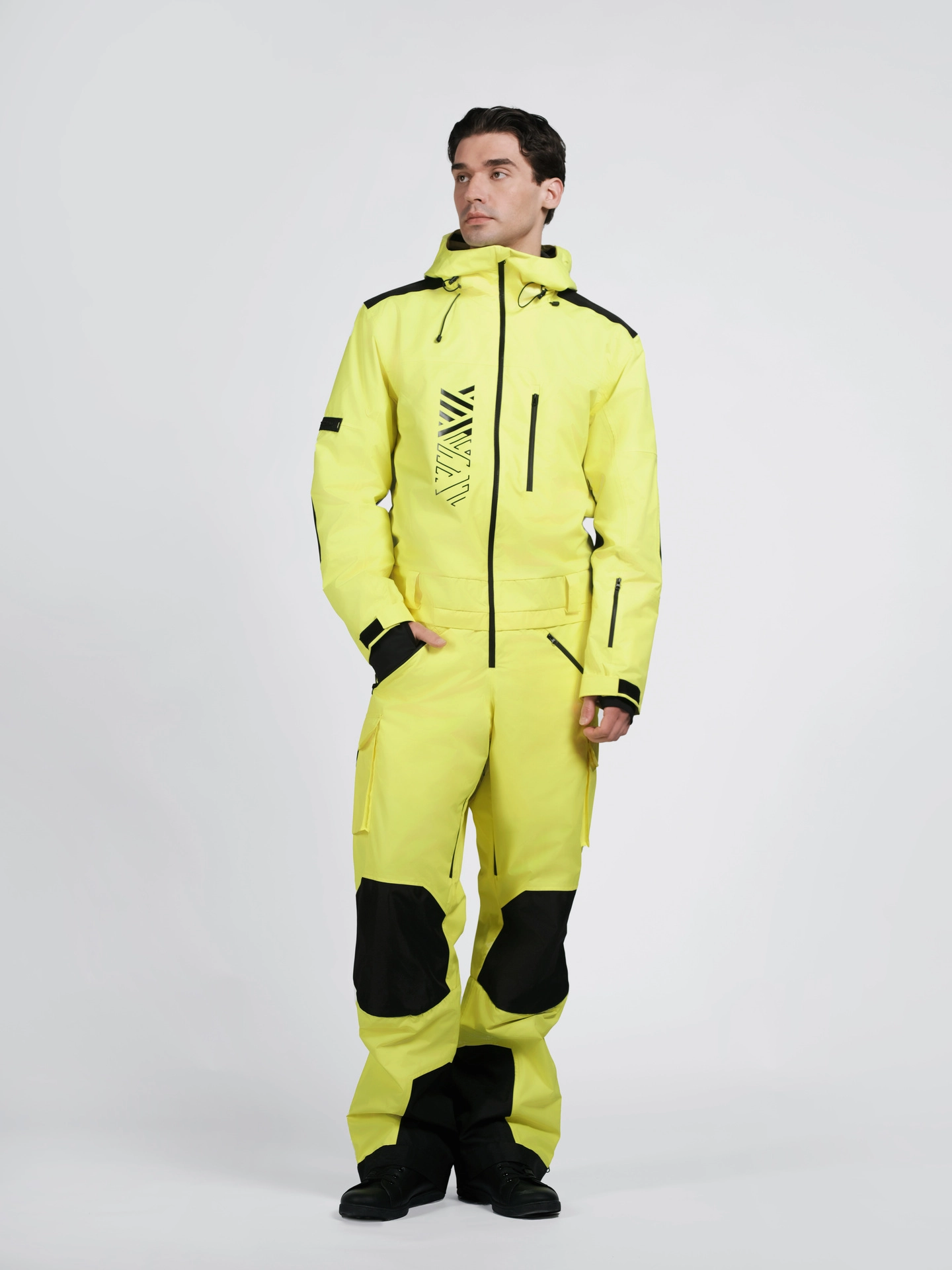 Горнолыжный комбинезон