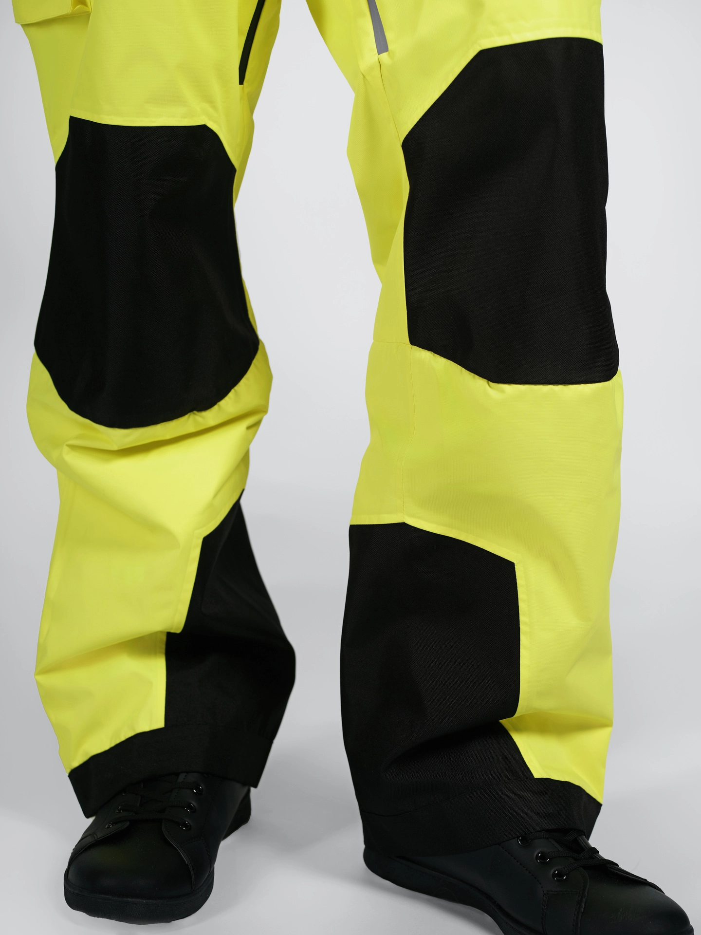 Горнолыжный комбинезон