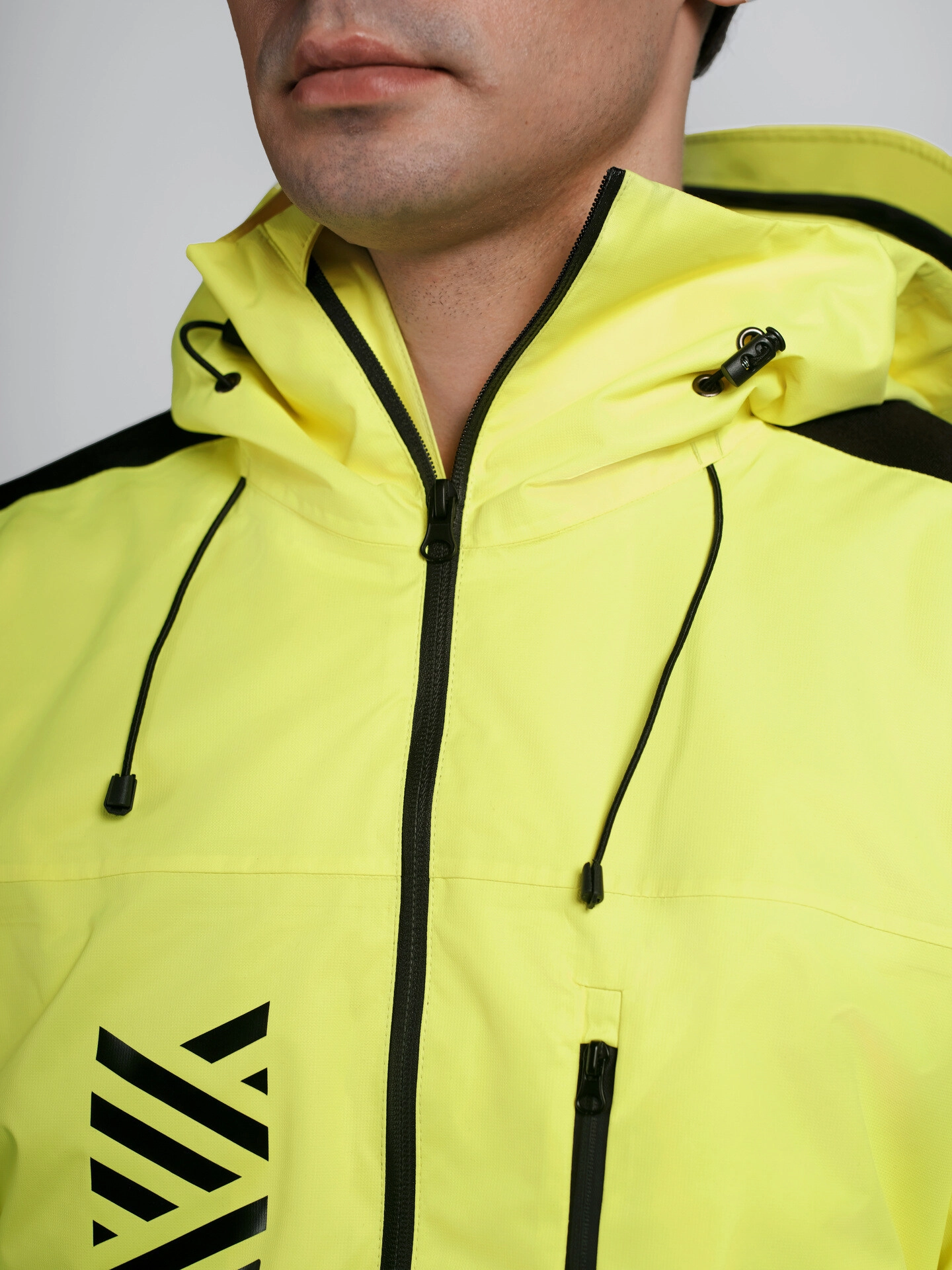 Горнолыжный комбинезон