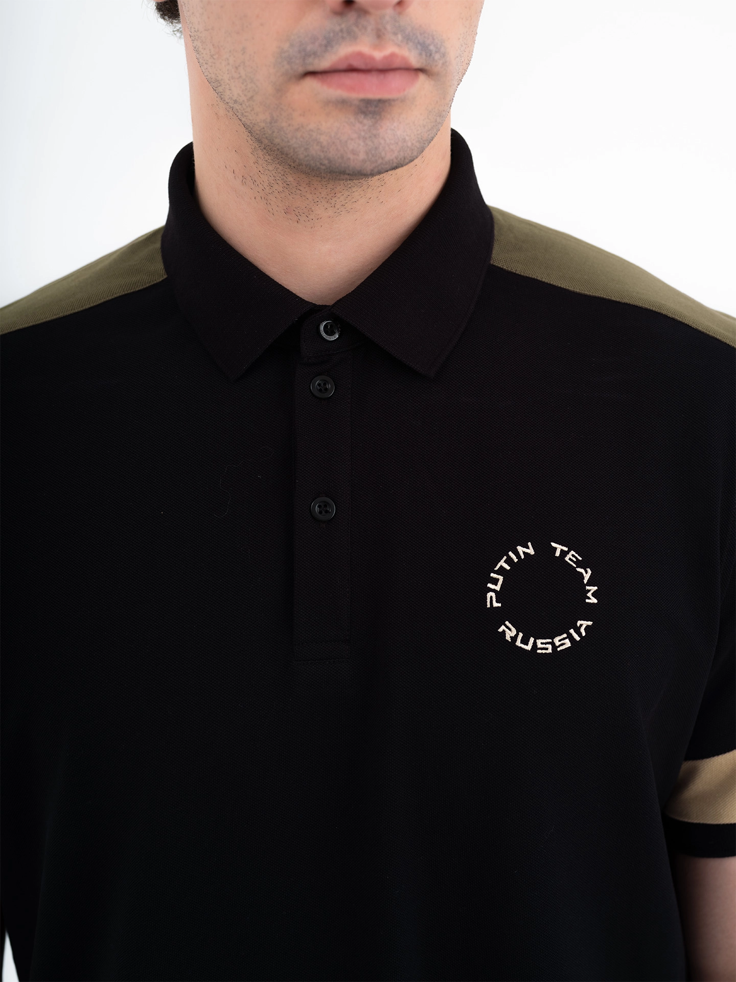 Футболка поло с цветным рукавом