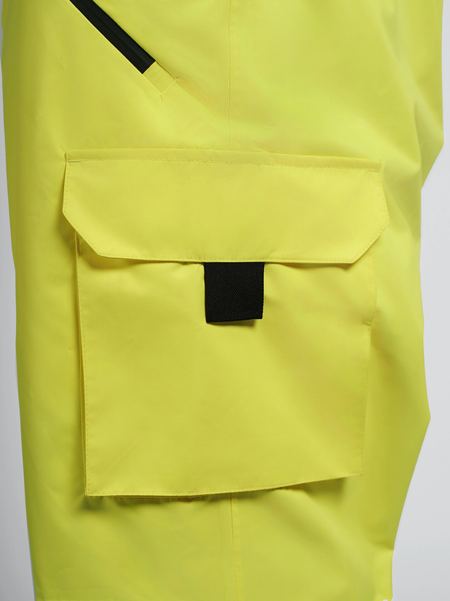 Горнолыжный комбинезон