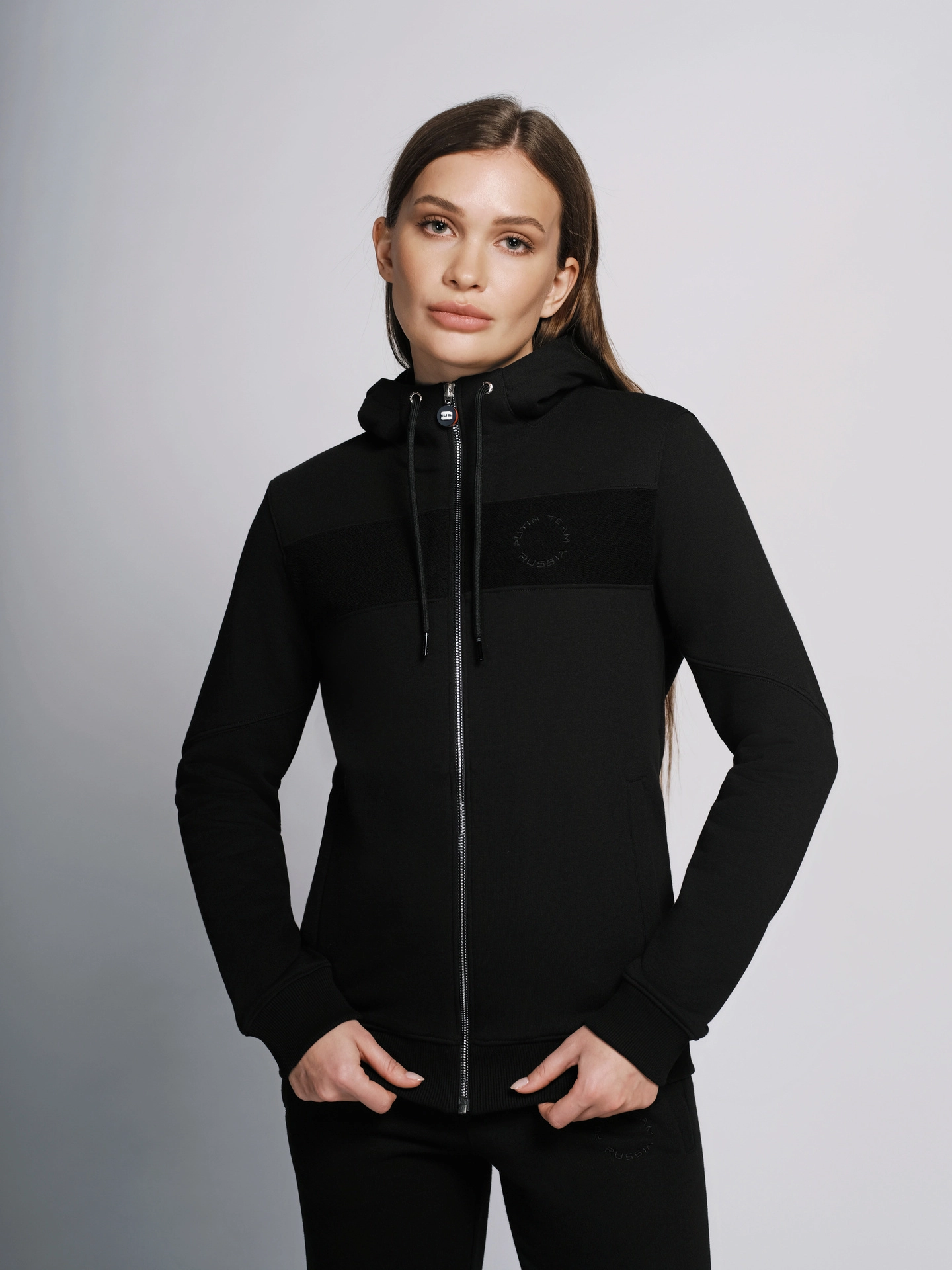 Толстовка на молнии с капюшоном