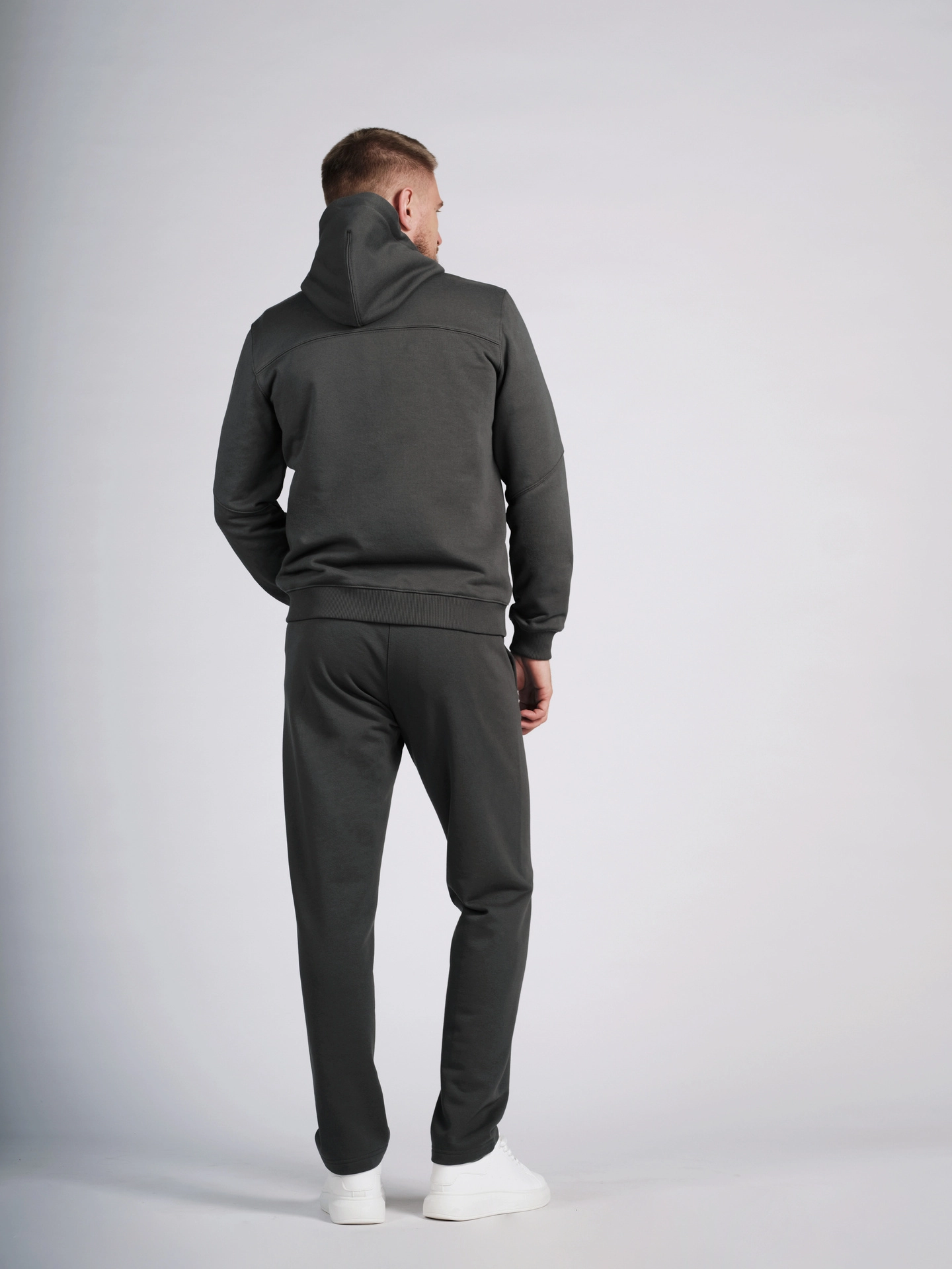 Толстовка на молнии с капюшоном