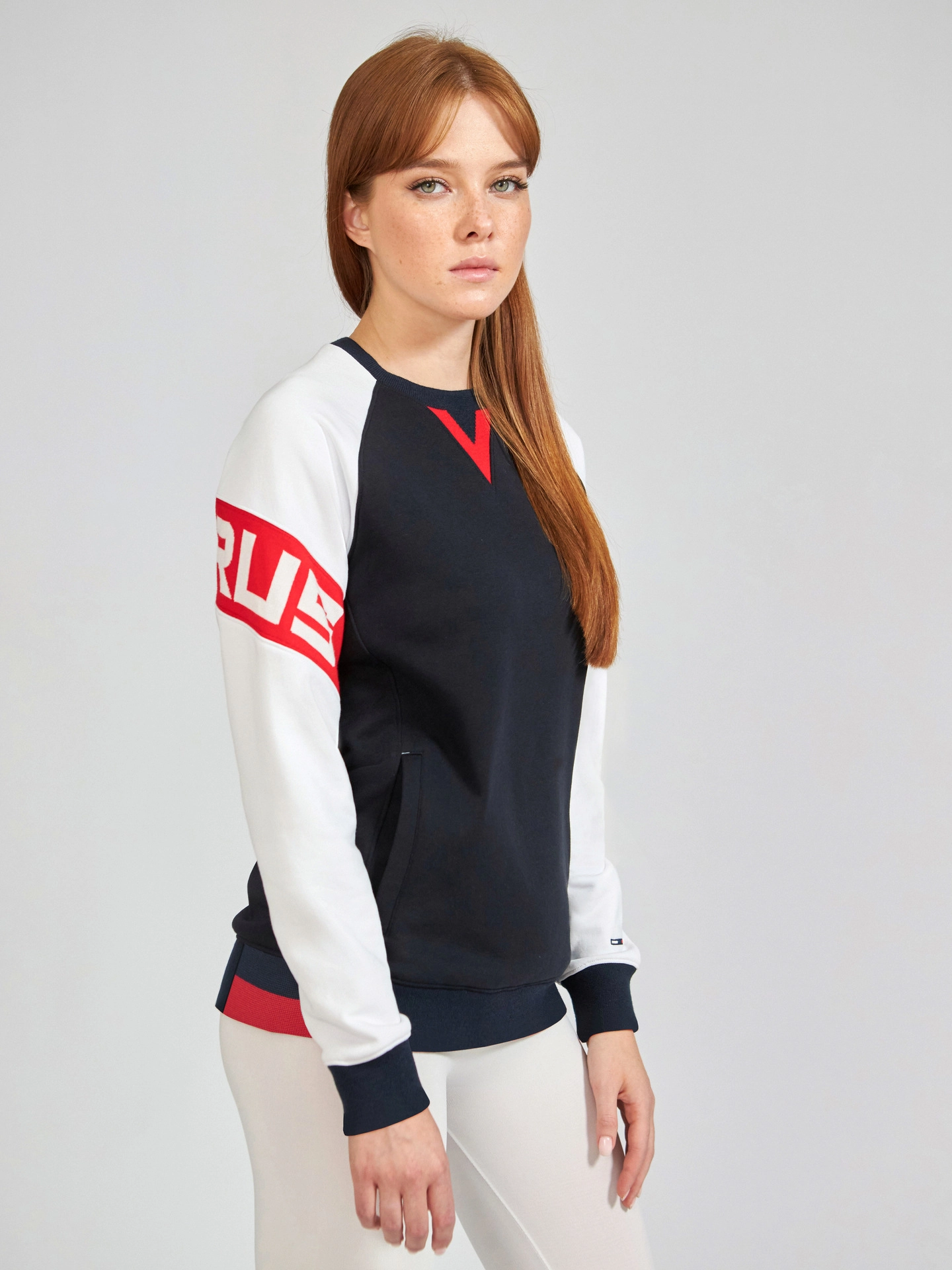 Свитшот с карманами