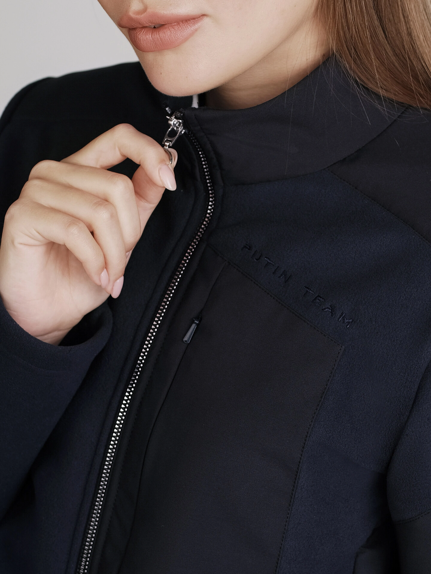 Толстовка с воротником-стойкой