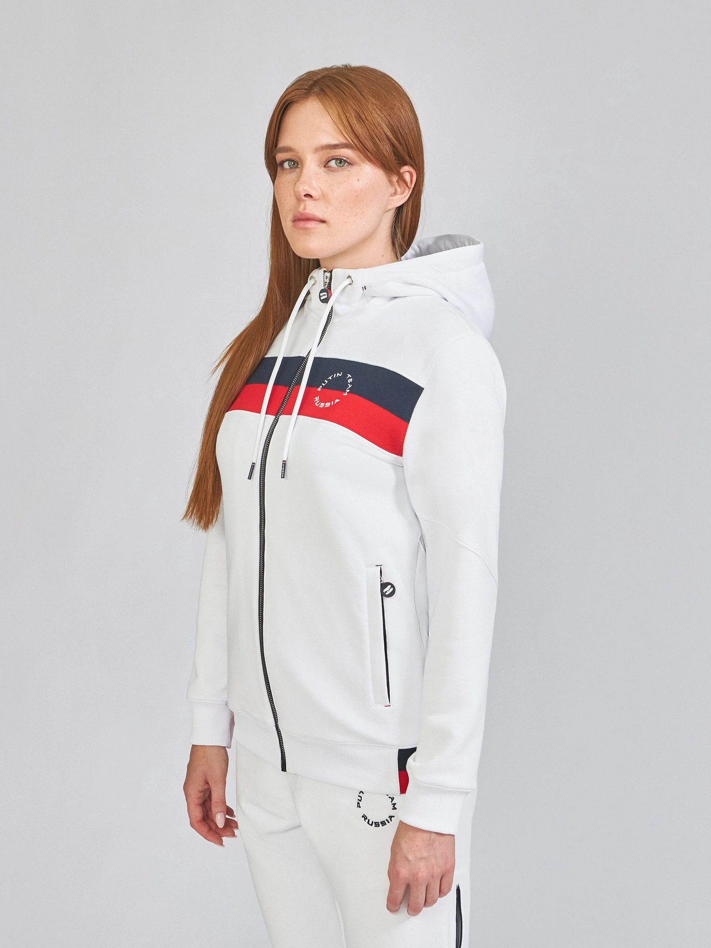 Толстовка на молнии с капюшоном