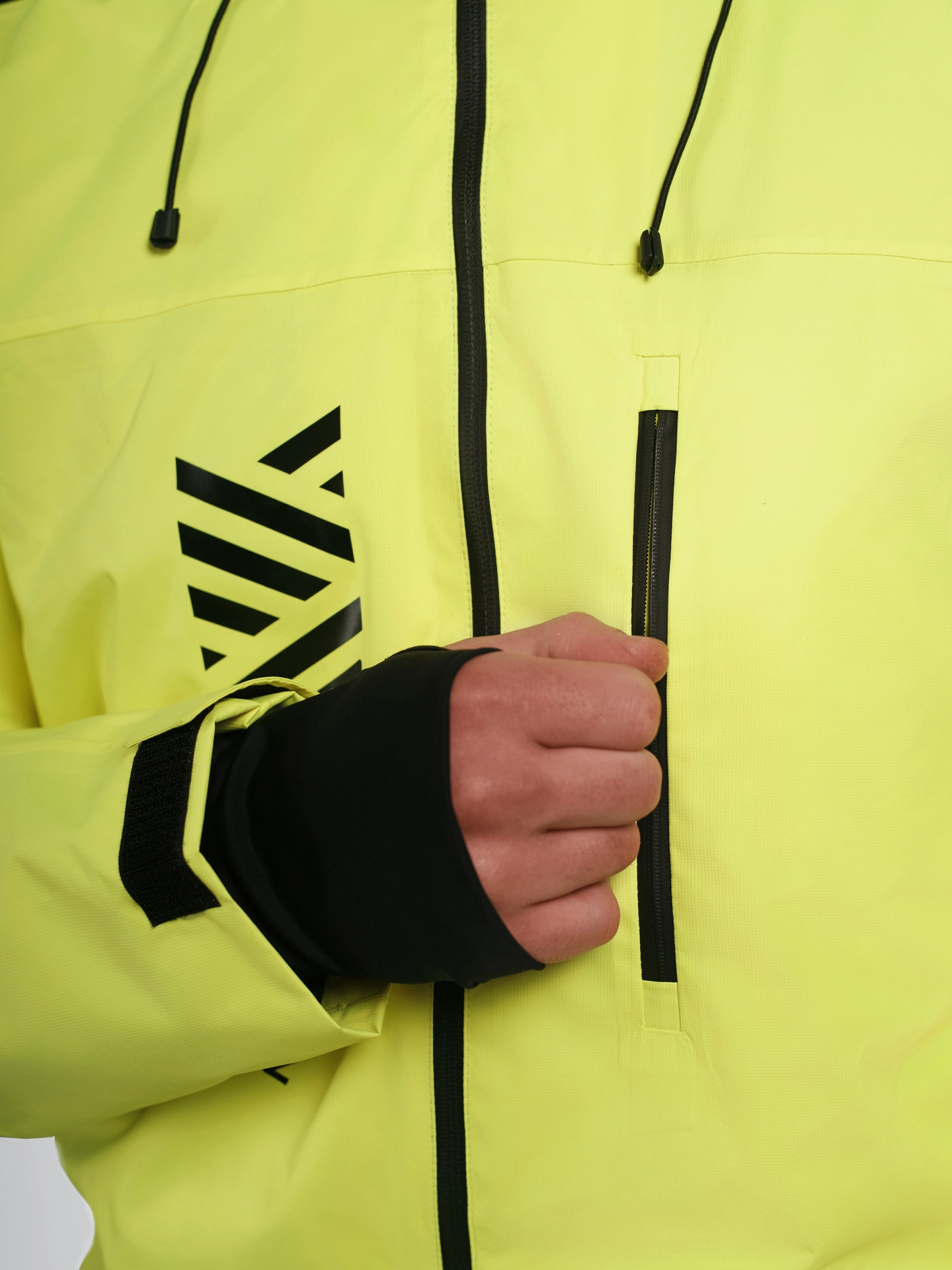 Горнолыжный комбинезон